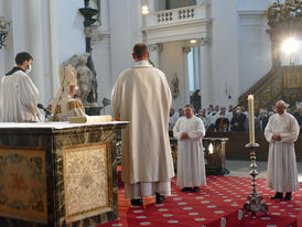 Diakonenweihe im Fuldaer Dom (Foto: Karl-Franz Thiede)
